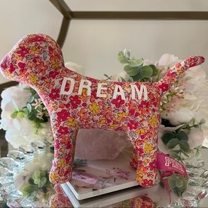 VS DREAM PINK DOG